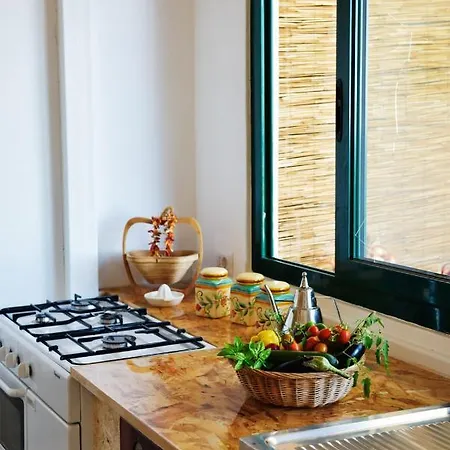 Punta Del Sole بوسيتانو